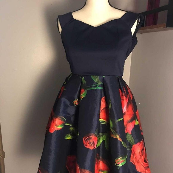 Off the shoulder dress with pockets!!! - Picture 5 of 5